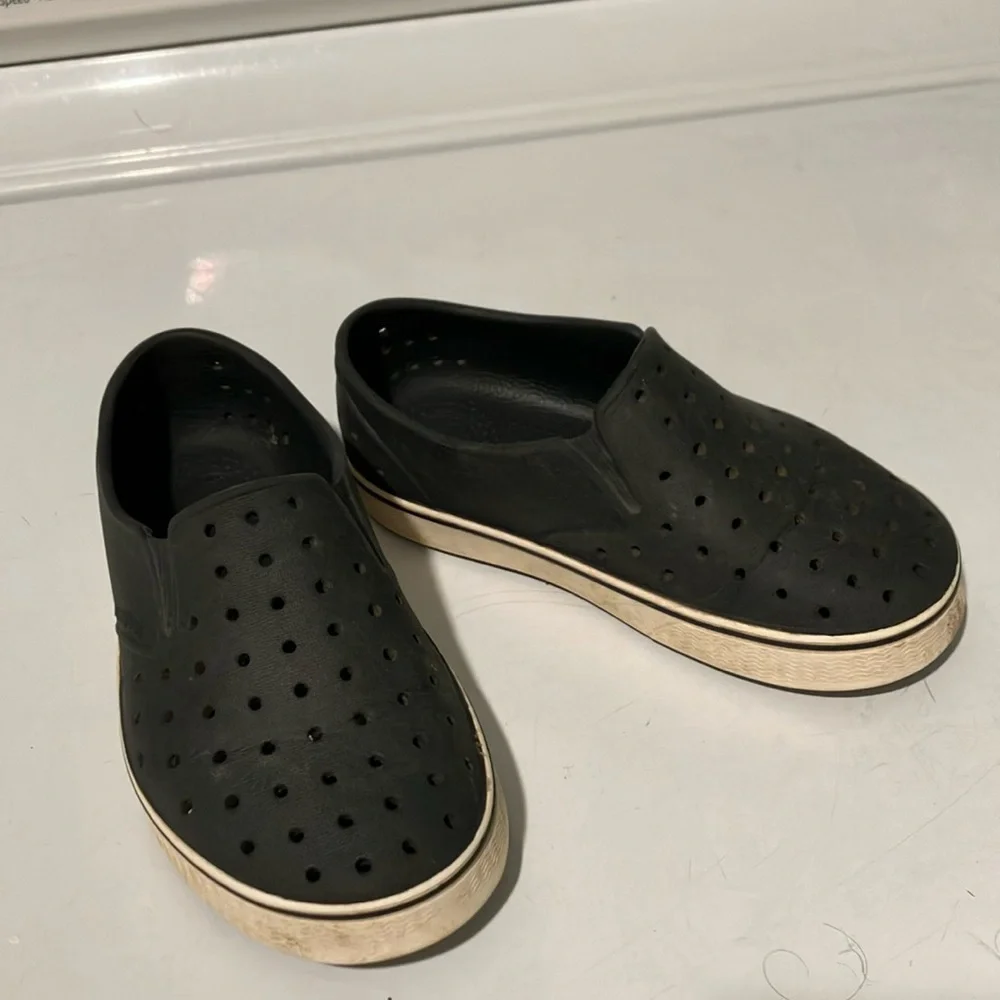 Native black waterproof shoes children’s toddler size 12